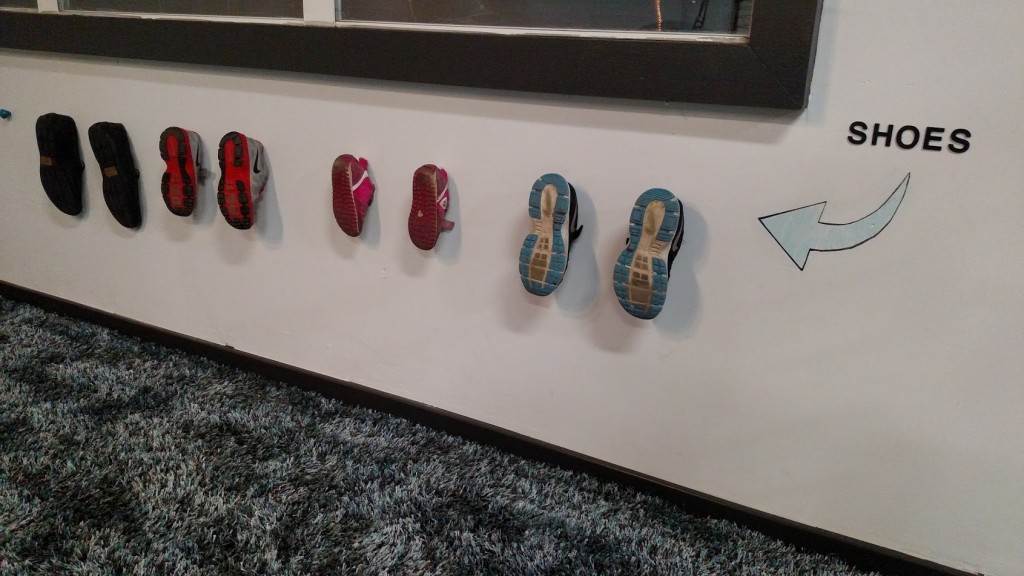 shoe hooks